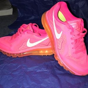 Nike Shoes - Nike AirMax sneakers Nike Shoes - Nike AirMax sneakers